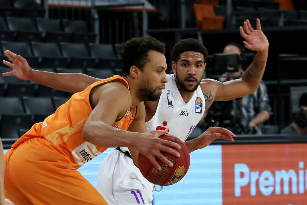 了极强的韧 了极强的韧