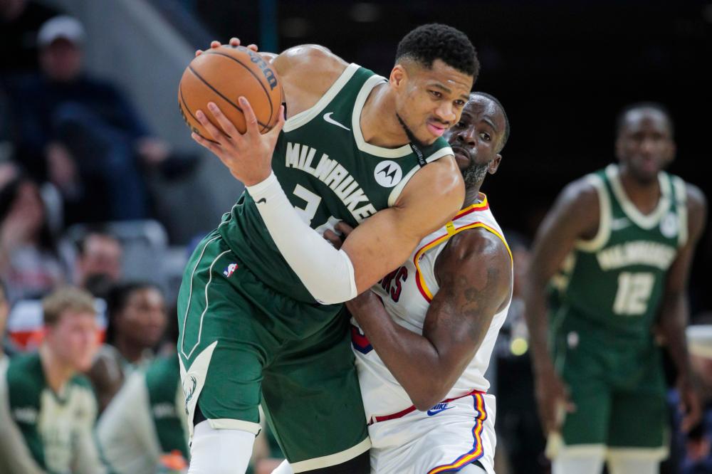 他在篮下的 他在篮下的