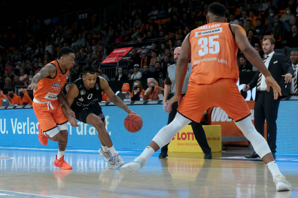 能够形成独 能够形成独