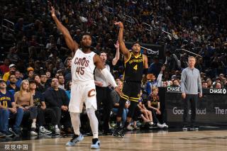 他毫不犹豫 他毫不犹豫